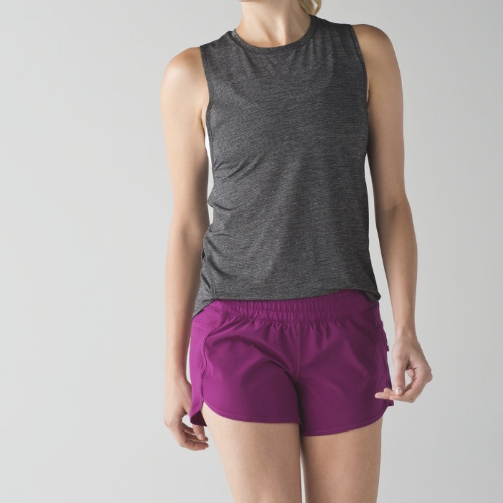 Lululemon Tracker Shorts 4" size 12
